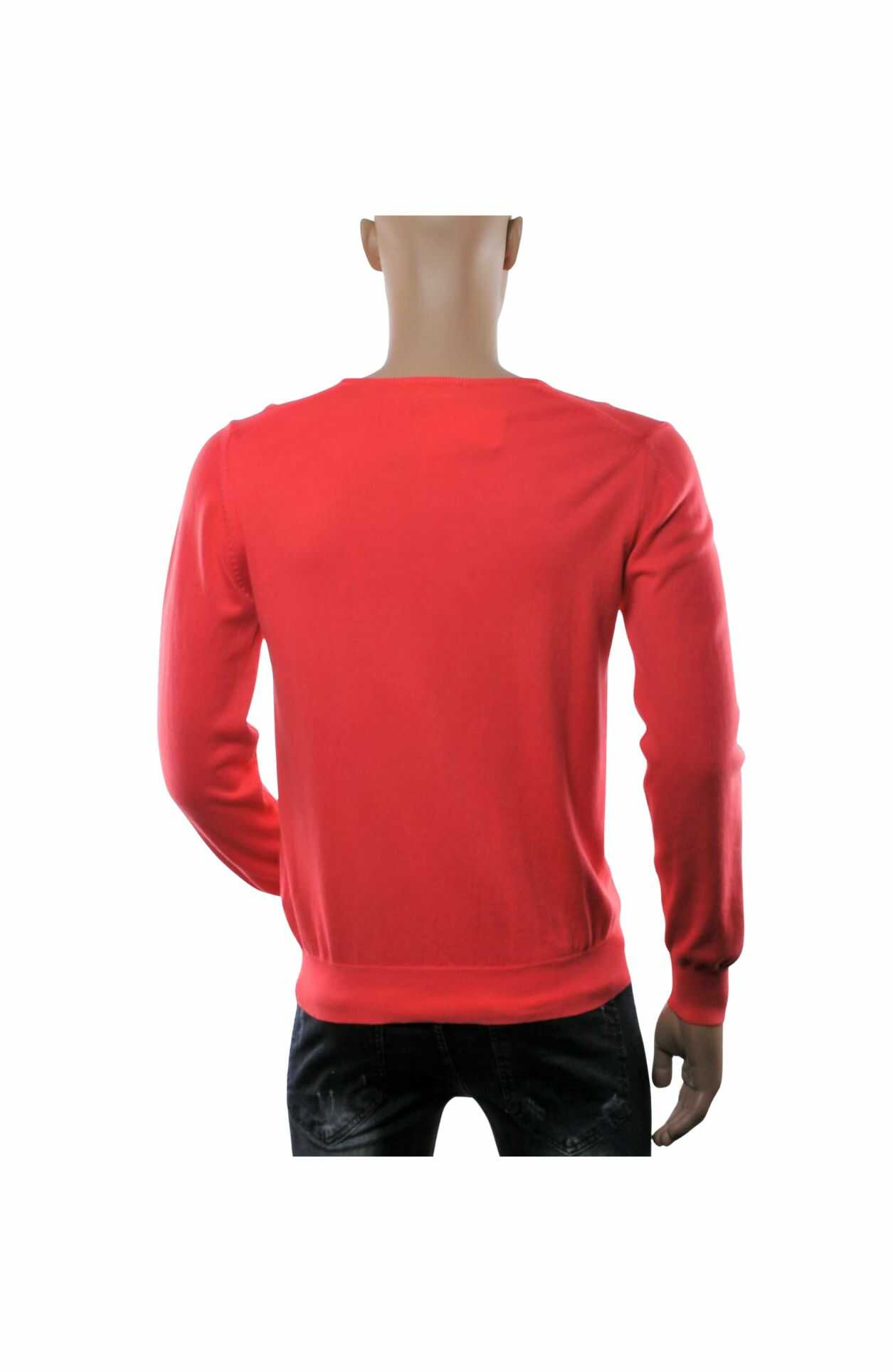Cipo & Baxx trui heren, Cipo Baxx V-hals trui heren, trui Fuchsia slim fit katoenen, heren trui V-hals, slim fit heren trui katoen,tricot heren trui, heren streetwear trui, casual heren trui katoen, luxe heren trui slim fit, heren winter trui dun, Cipo Baxx heren kleding, moderne heren trui V-hals, premium heren trui katoen, online wintertrui kopen, wintertrui kopen in Nijmegen, Goedkoop heren wintertrui, Charra, heren Kleding in Nijmegen, CHARRA, ZARA, COEF, CHASIN, WAM DENIM