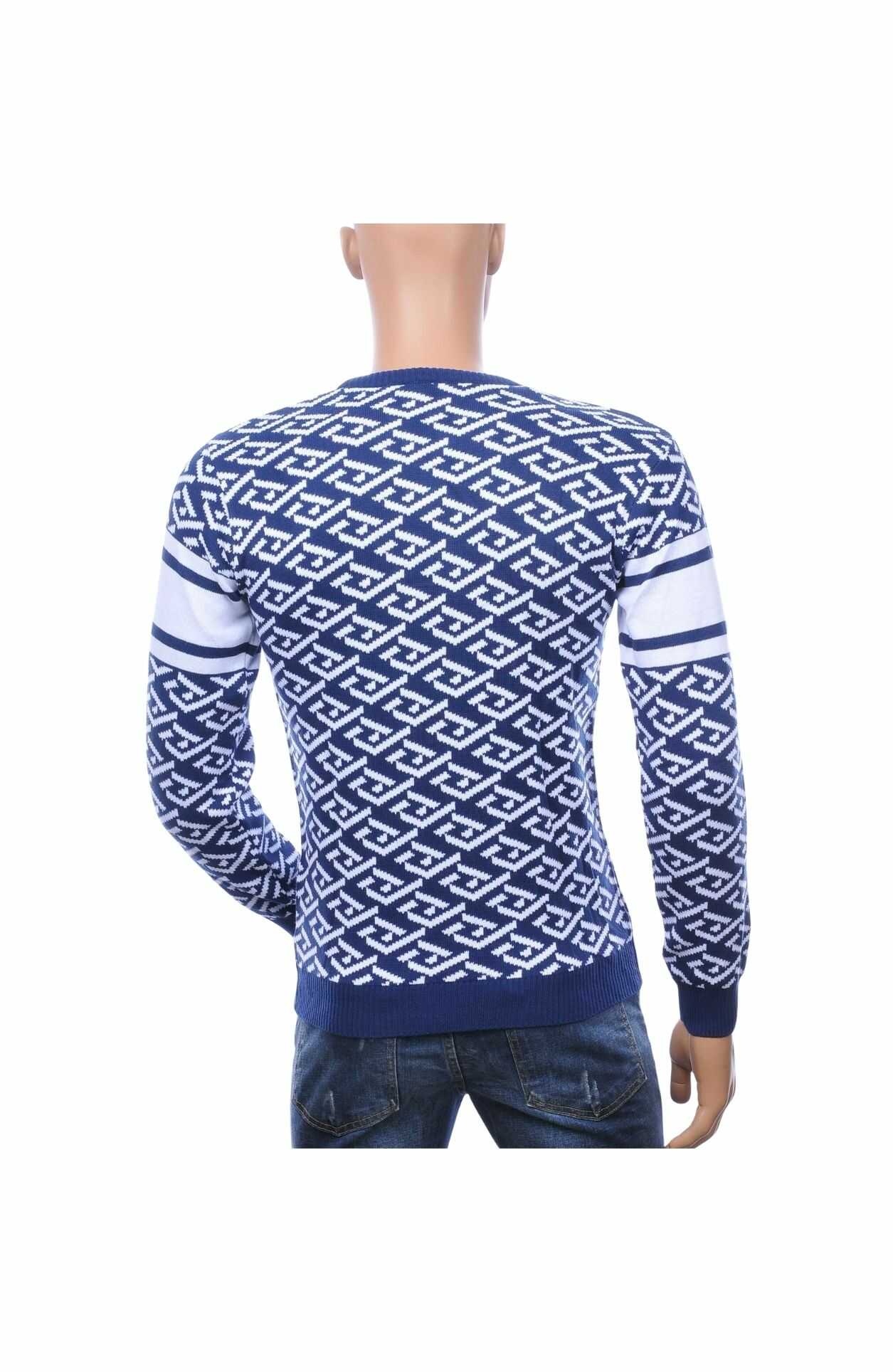 Club Ju heren trui, heren trui met leeuwenkop, heren pullover ronde hals, navy heren trui, slim fit heren trui, streetwear heren trui, gebreide heren trui, heren trui met dessin, luxe heren trui, urban fashion heren, heren winter trui, moderne heren pullover, jacquard heren trui, online trui kopen, trui kopen in Nijmegen, Goedkoop heren trui kopen