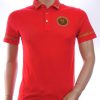 LES DESIGNERS Heren Polo T-Shirt met Leeuwenkop Badge en Goudkleurige Steentjes – Rood
