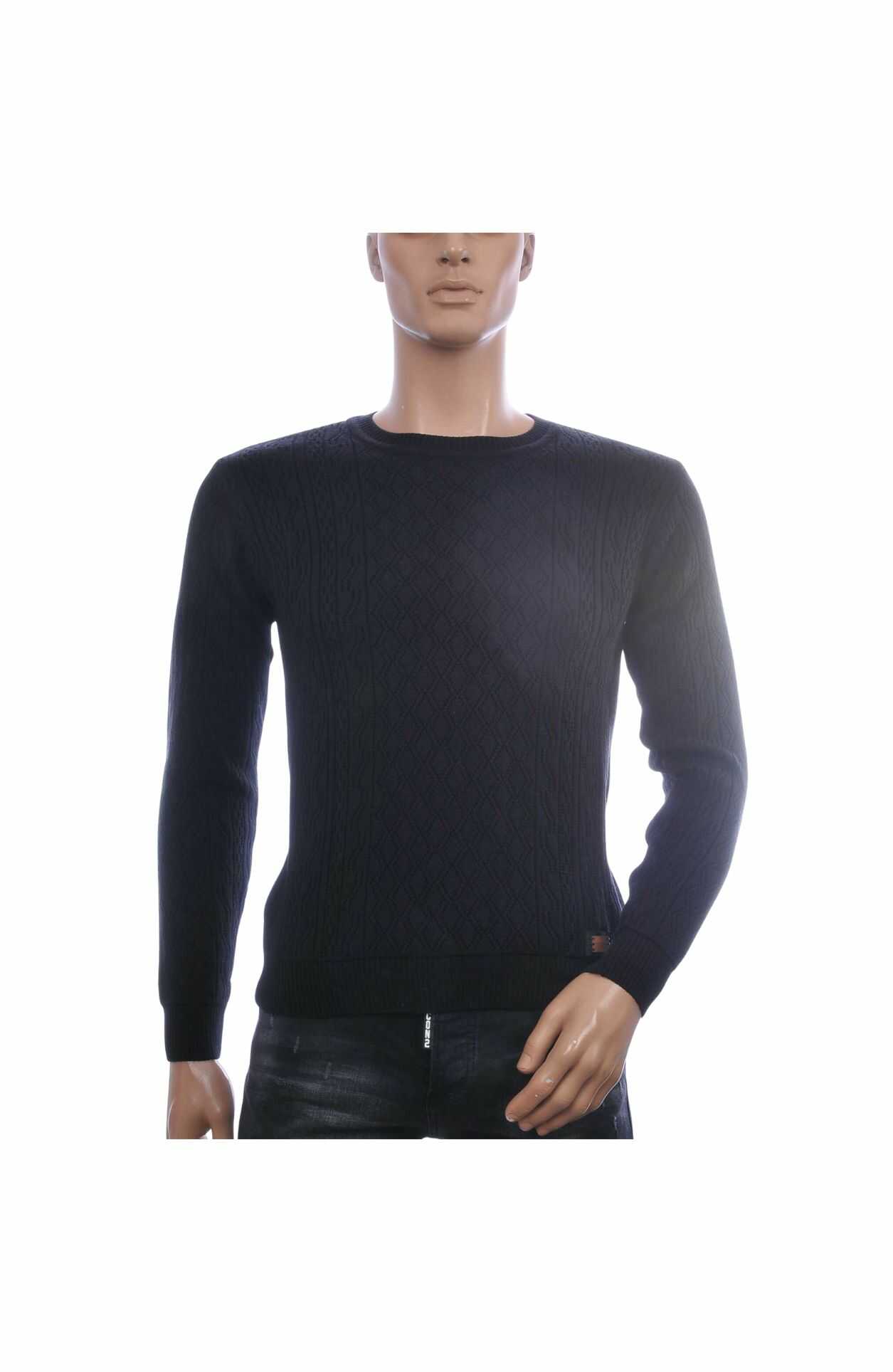 CI-BORG pullover, CI-BORG heren trui zwart, Slim fit pullover heren, Zwarte heren pullover, Heren trui met structuur, All-over dessin heren trui, Dunne heren pullover, Streetwear heren trui, Moderne heren knitwear, Fijngebreide heren trui, CI-BORG trui heren, dunne heren pullover, heren trui ronde hals, slim fit trui heren, fine knit heren trui, moderne heren trui, all-over dessin trui, zwarte heren trui, beige heren trui, casual chic herenmode, online goedkoop heren trui bestellen, Heren trui kopen in Nijmegen, Kledingwinkel in Nijmegen, CHARRA, ZARA,COEF, CHASIN