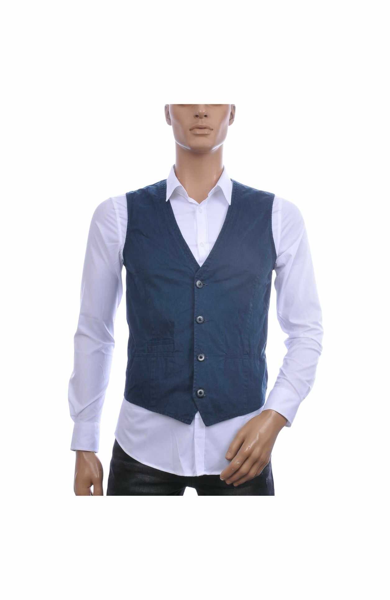 DRAGSTER heren gilet, Navy heren gilet, denim gilet heren, Slim fit gilet heren, Heren vest zonder mouwen, Smart casual gilet. Italiaans heren gilet, Navy denim slim fit gilet heren, Stretch heren gilet donkerblauw, Heren gilet combineren met overhemd, Modern heren gilet zakelijk, Heren gilet met knopen, online gilet kopen, gilet kopen in Nijmegen centrum, goedkoop gilet.