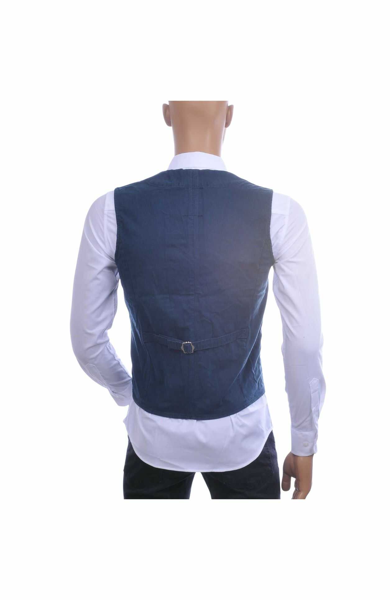 DRAGSTER heren gilet, Navy heren gilet, denim gilet heren, Slim fit gilet heren, Heren vest zonder mouwen, Smart casual gilet. Italiaans heren gilet, Navy denim slim fit gilet heren, Stretch heren gilet donkerblauw, Heren gilet combineren met overhemd, Modern heren gilet zakelijk, Heren gilet met knopen, online gilet kopen, gilet kopen in Nijmegen centrum, goedkoop gilet.