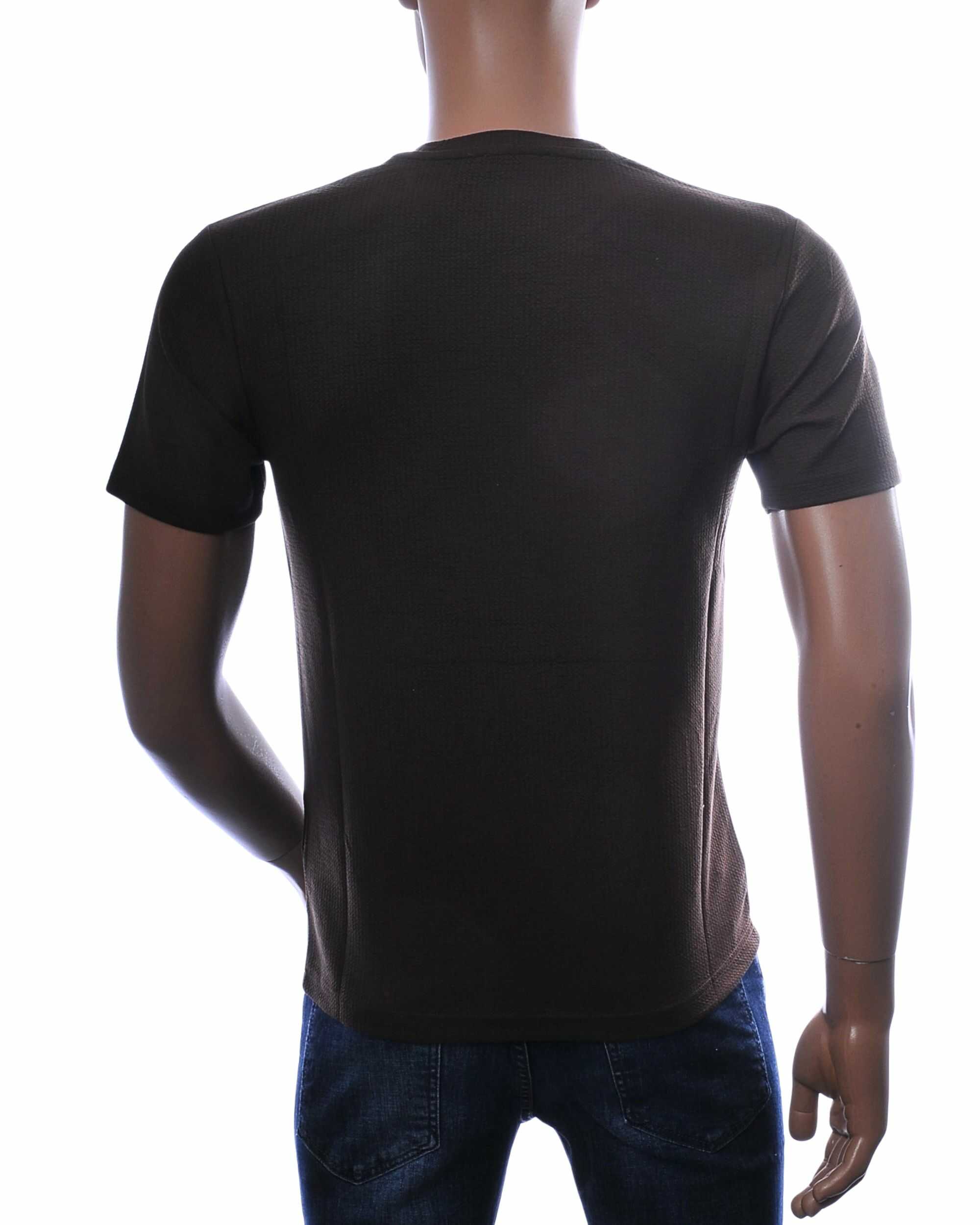 Luxe slim fit T-shirt van Club Ju met moderne uitstraling