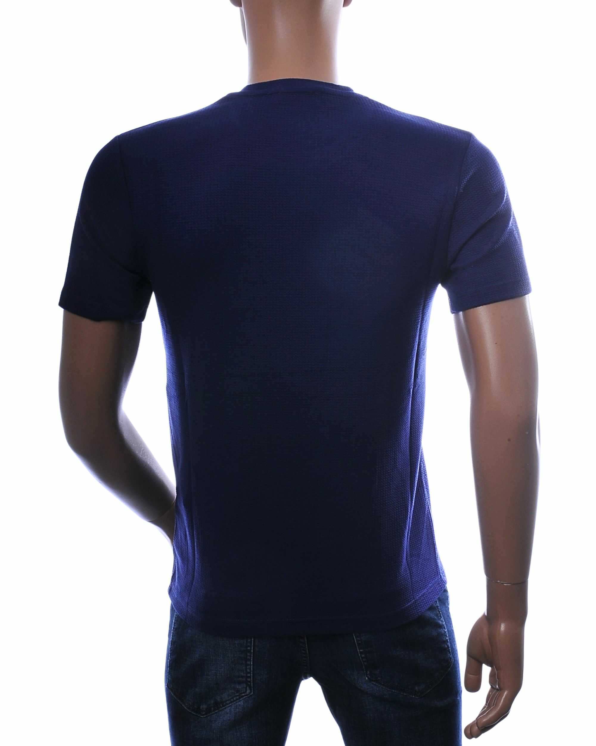 Luxe slim fit T-shirt van Club Ju met moderne uitstraling